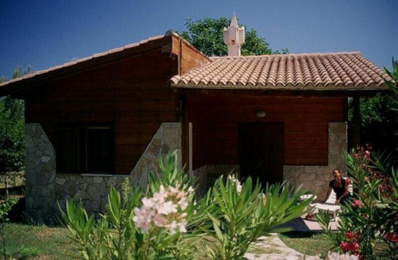 Tenuta Molino Di Mare- Ecoresort Con Villini Rodi Garganico Exterior photo